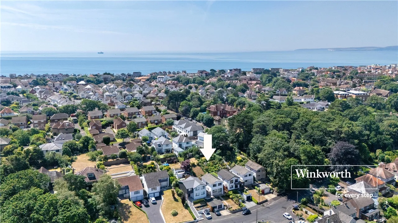 Leigham Vale Road, Bournemouth, Dorset, BH6, photo 3