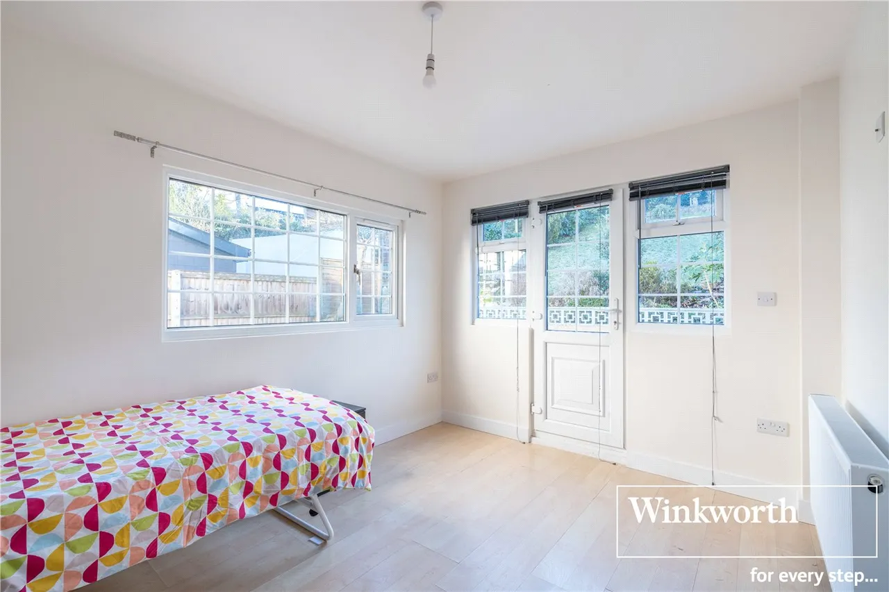 Leigham Vale Road, Bournemouth, Dorset, BH6, photo 9
