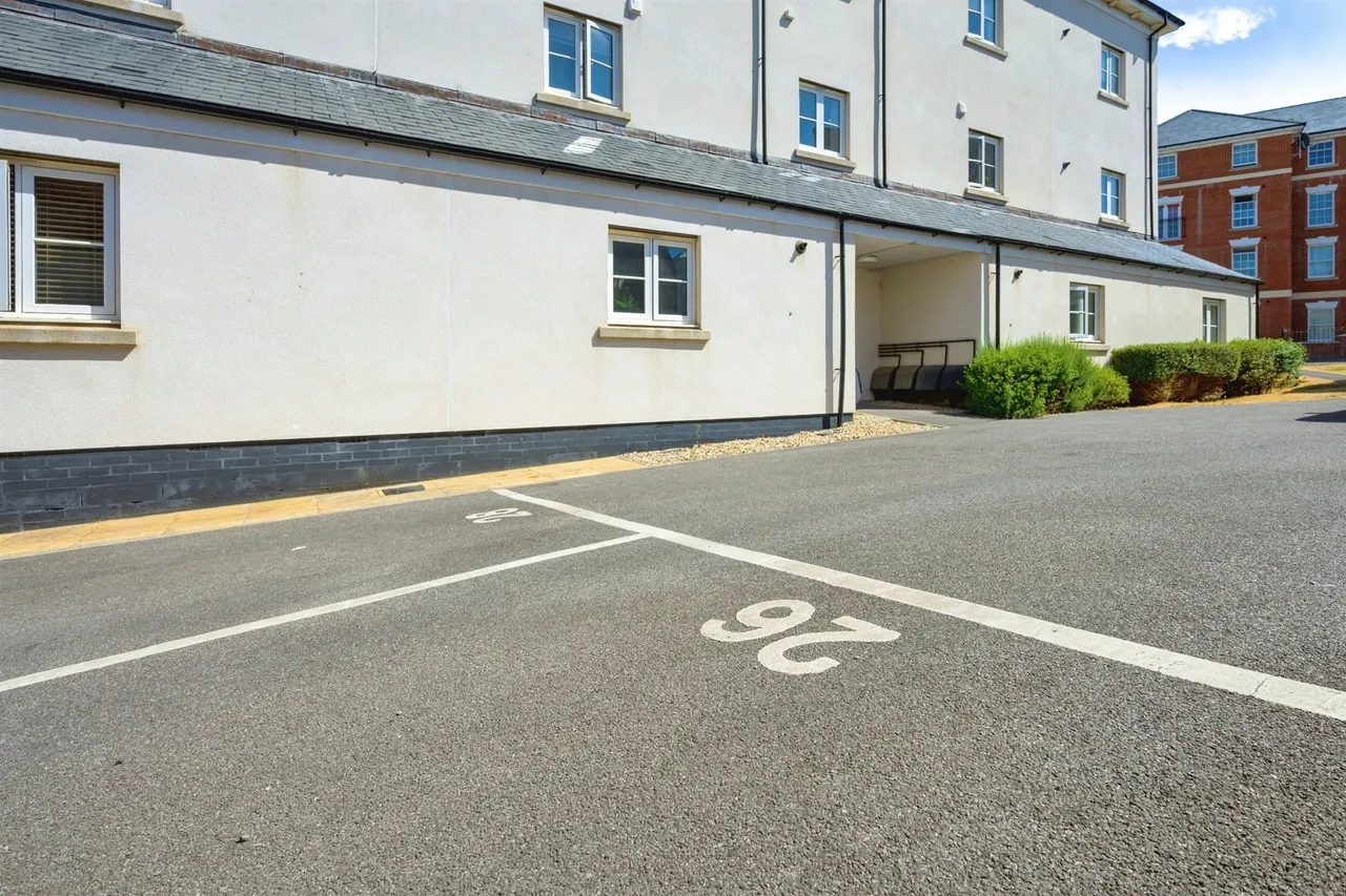 Aquila Drive, Sherford, PL9, photo 13