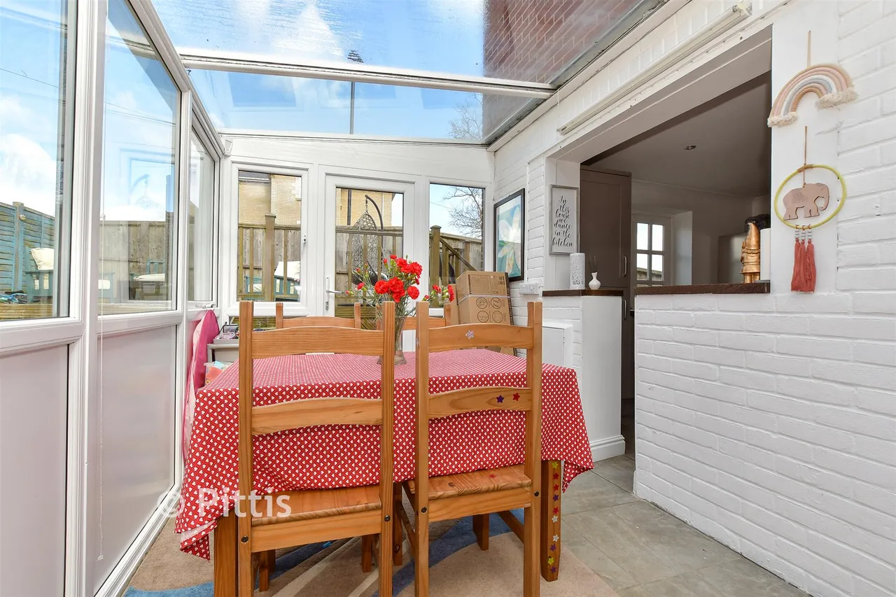Whitepit Lane, Newport, PO30, photo 8
