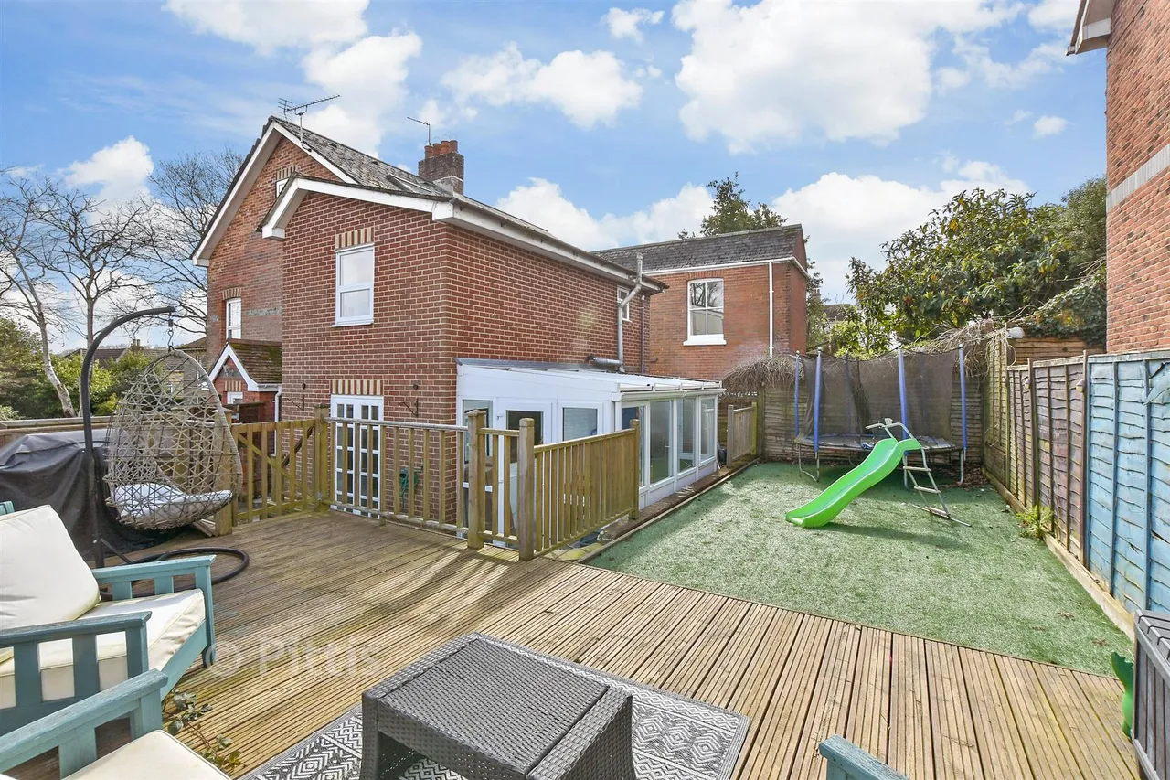 Whitepit Lane, Newport, PO30, photo 13