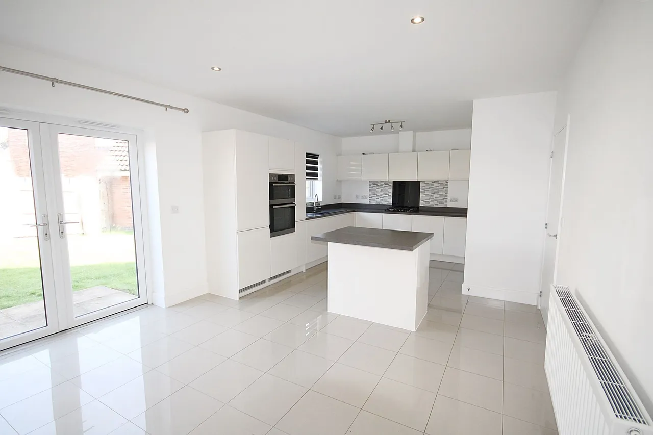 Lakenheath Crescent, Great Sankey, Warrington, Warrington, WA5 3UE, photo 8