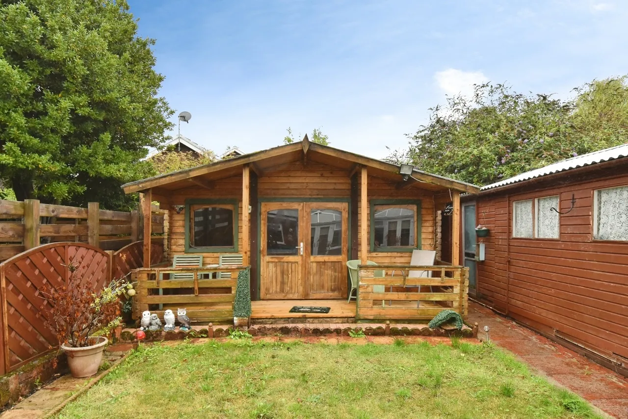 Pontardawe Road, Clydach, SA6, photo 17
