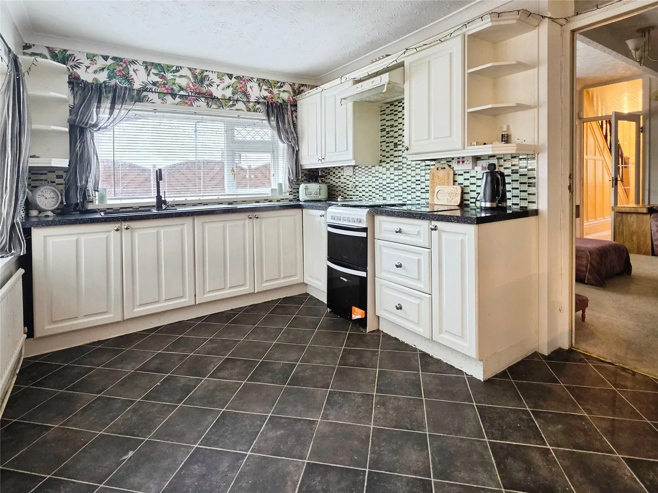 Pontardawe Road, Clydach, SA6, photo 5