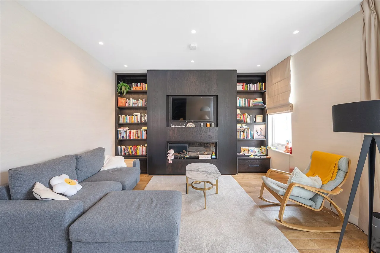 Hand Flower House, 617 Kings Road, London, SW6, photo 3