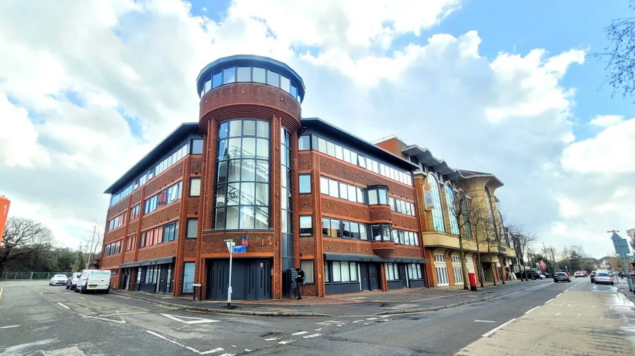 1 bed flat to rent — Goldsworth Road, Woking
