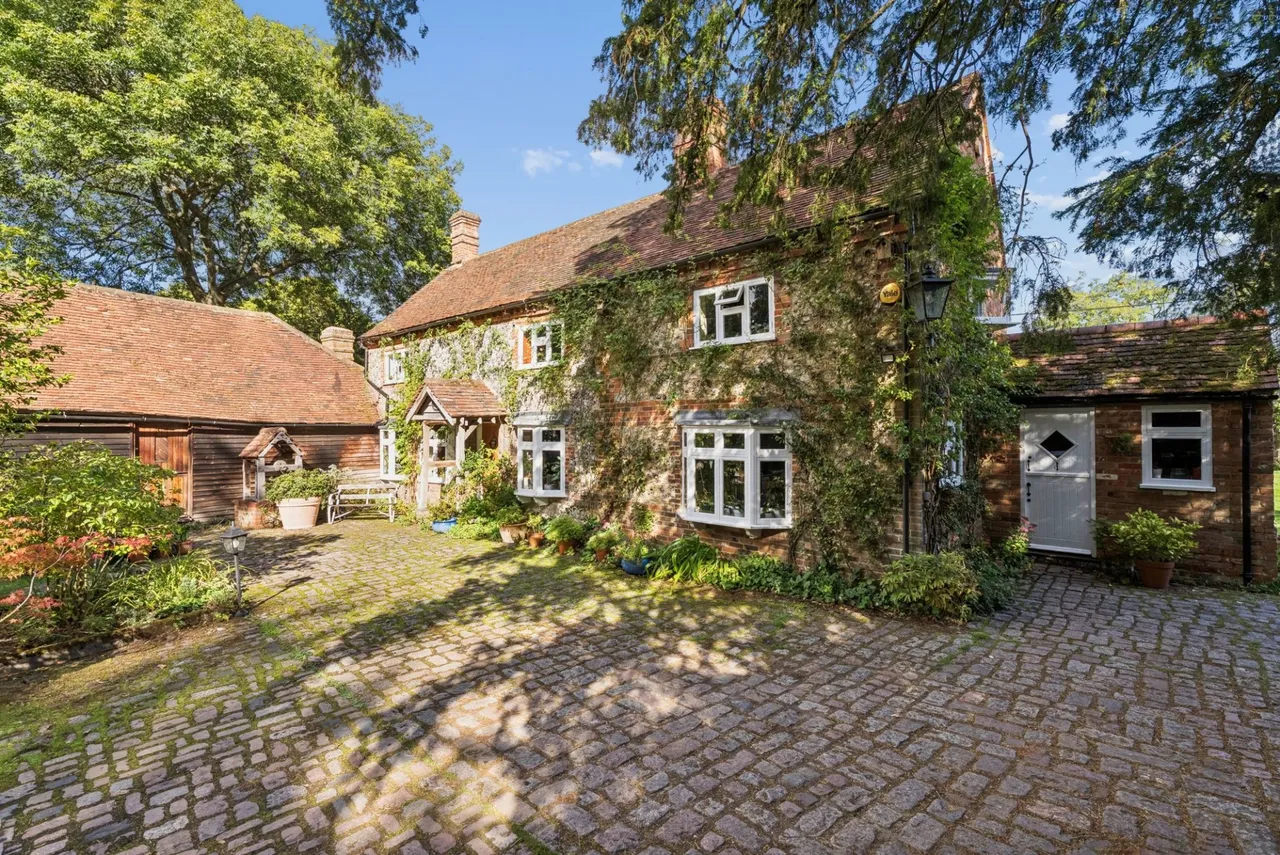 Hunts Hill Lane, Naphill, HP14, photo 37