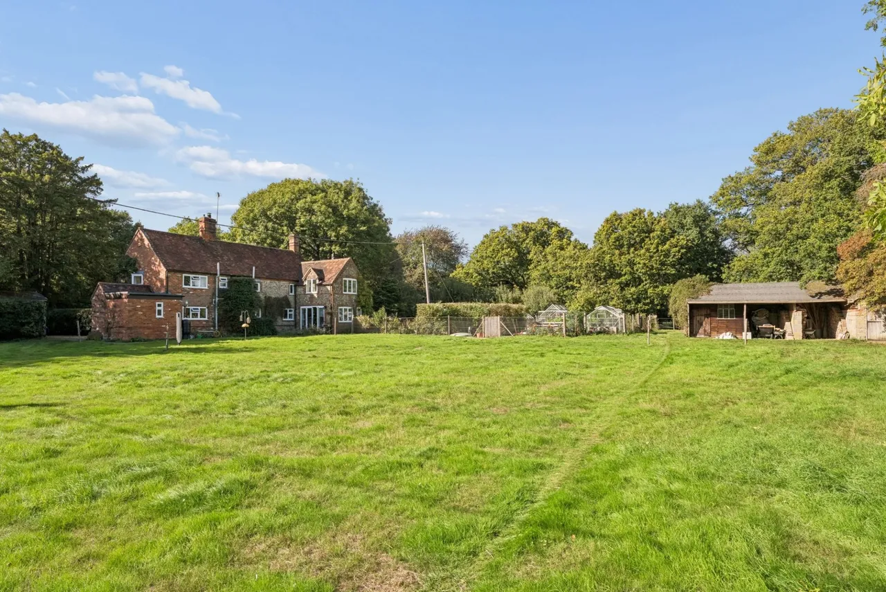 Hunts Hill Lane, Naphill, HP14, photo 35