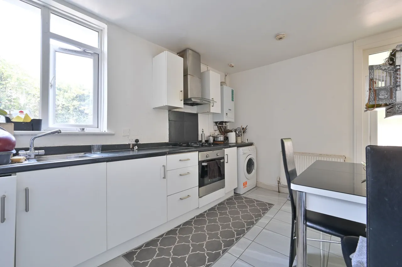 35 Rayners Lane, Harrow, photo 4