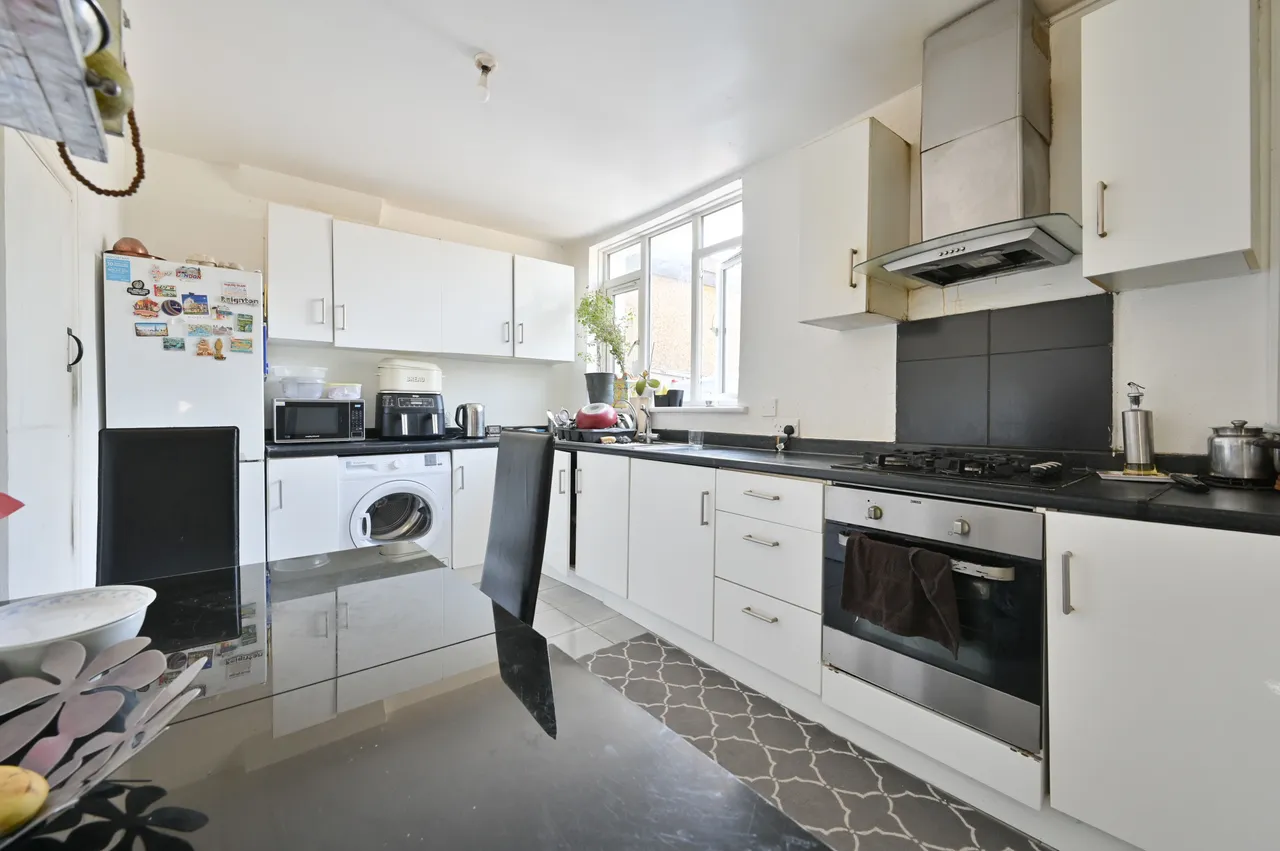 35 Rayners Lane, Harrow, photo 5