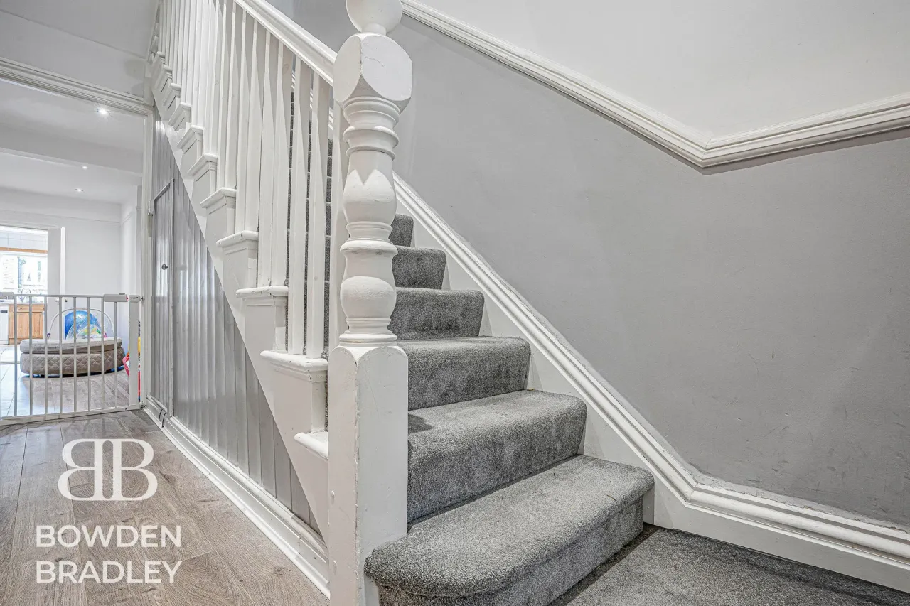 Malmesbury Road, South Woodford, E18, photo 9