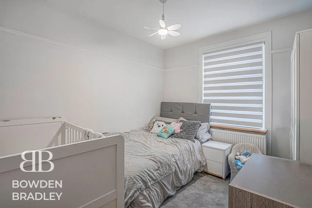 Malmesbury Road, South Woodford, E18, photo 34