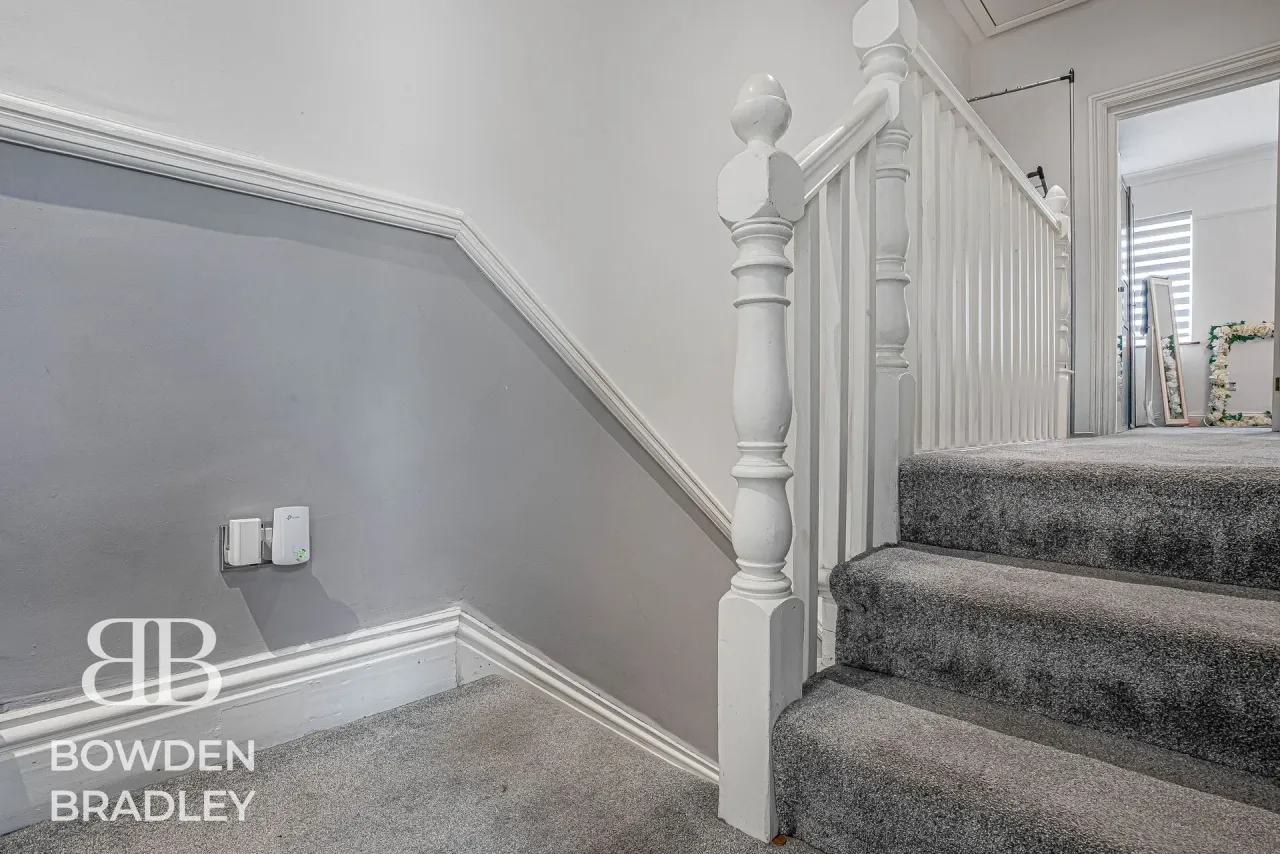 Malmesbury Road, South Woodford, E18, photo 10