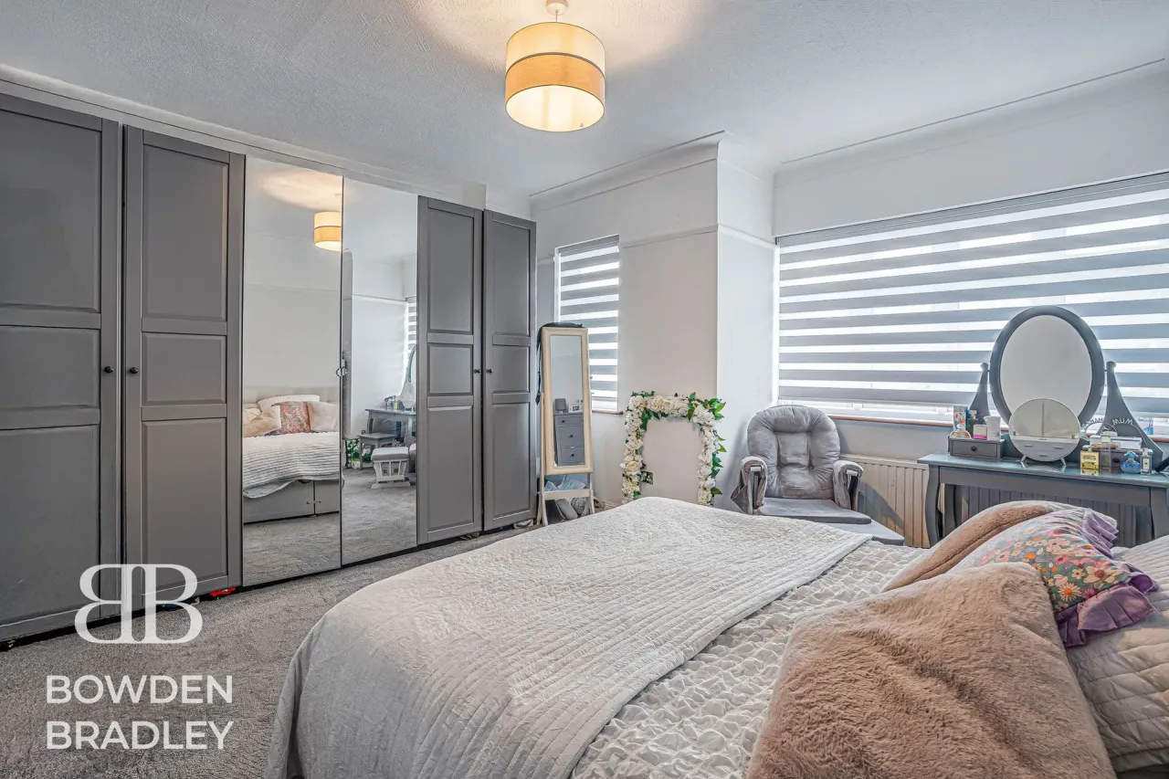 Malmesbury Road, South Woodford, E18, photo 11