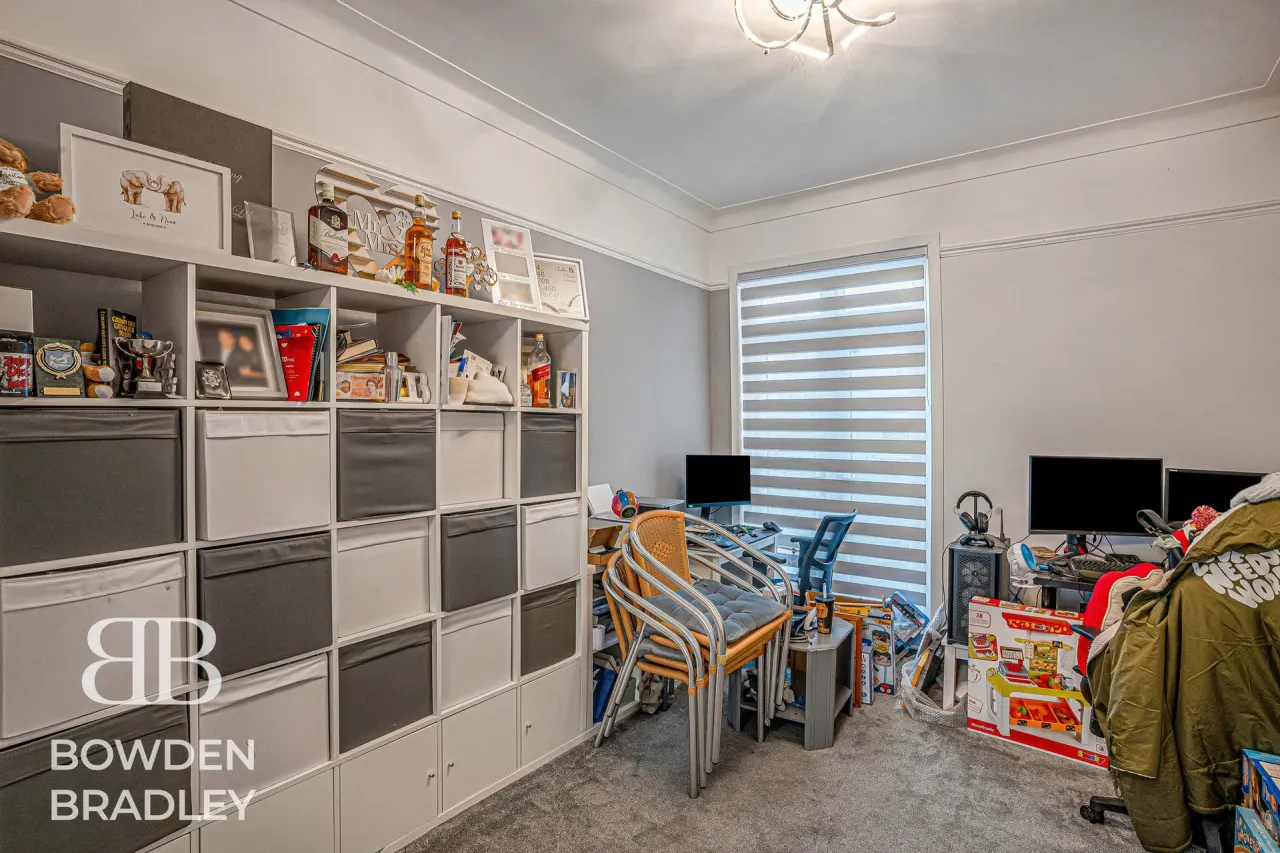 Malmesbury Road, South Woodford, E18, photo 7