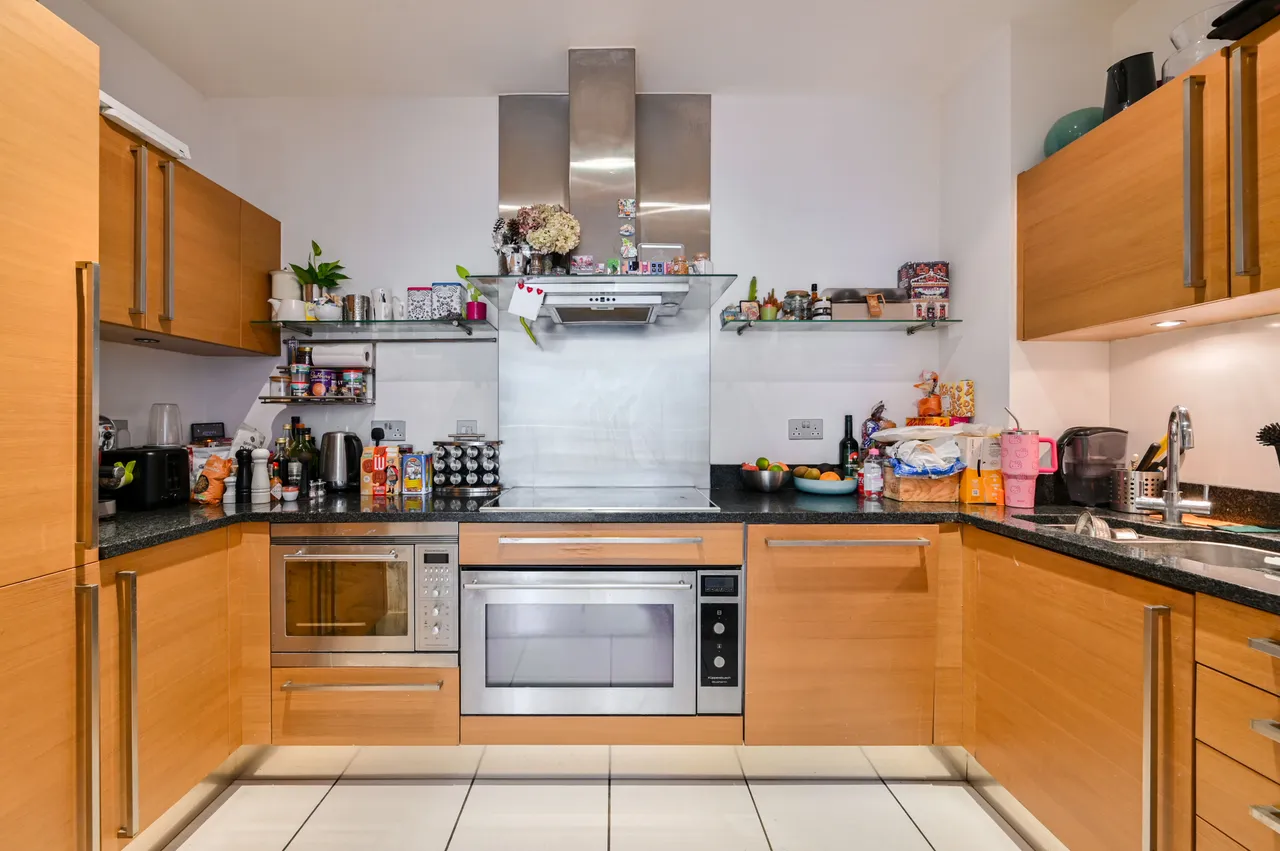 30 Kingfisher House, Battersea Reach, Juniper Drive, London, photo 4