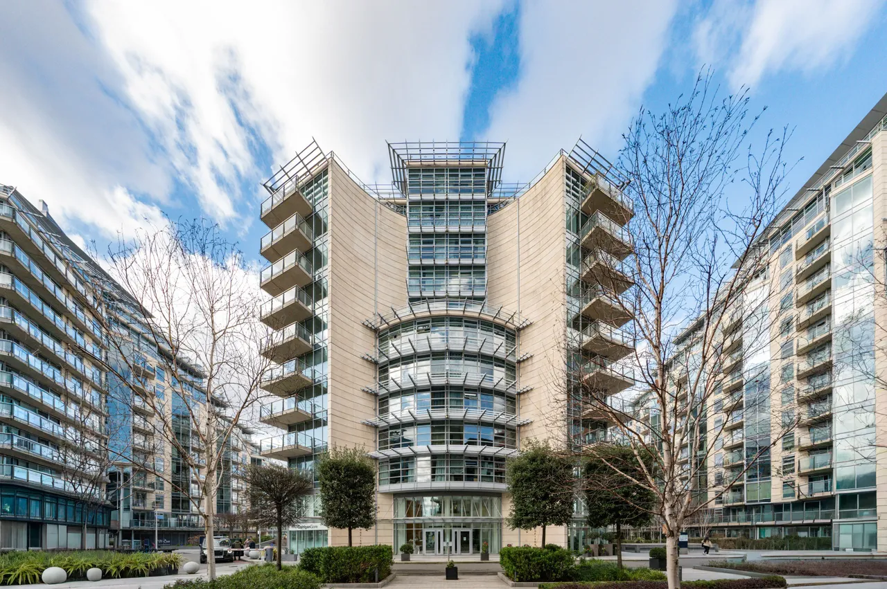 2 bed flat for sale — 30 Kingfisher House, Battersea Reach, Juniper Drive, London