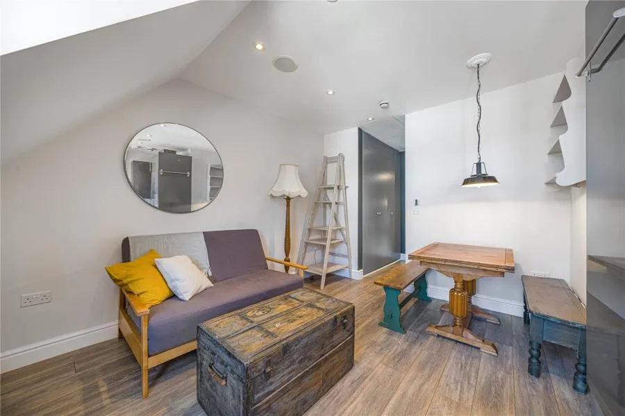 1 bed flat for sale, Heath Street, London, NW3