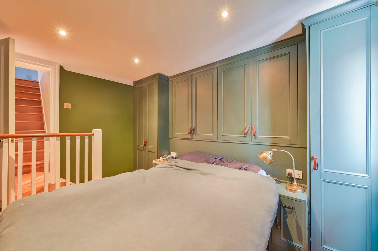 Flat 5, 95 Finborough Road, London, photo 7