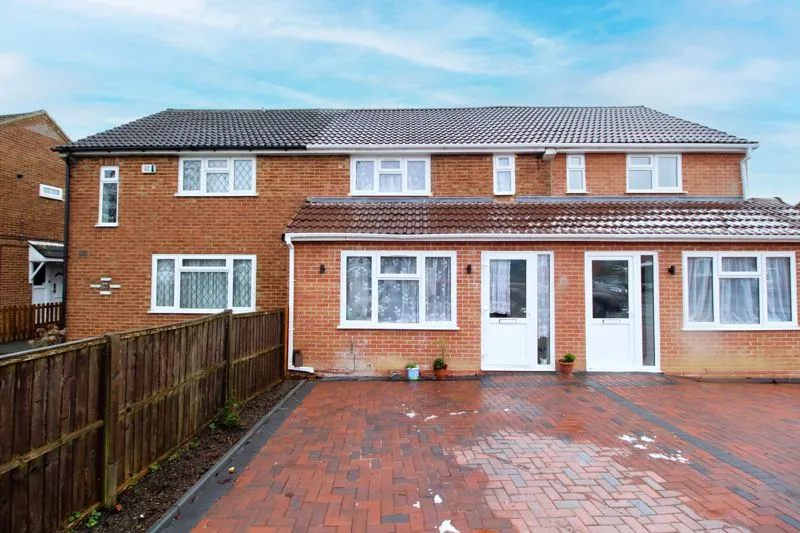4 bed house for sale — Lalleford Road, Luton LU2 9JH