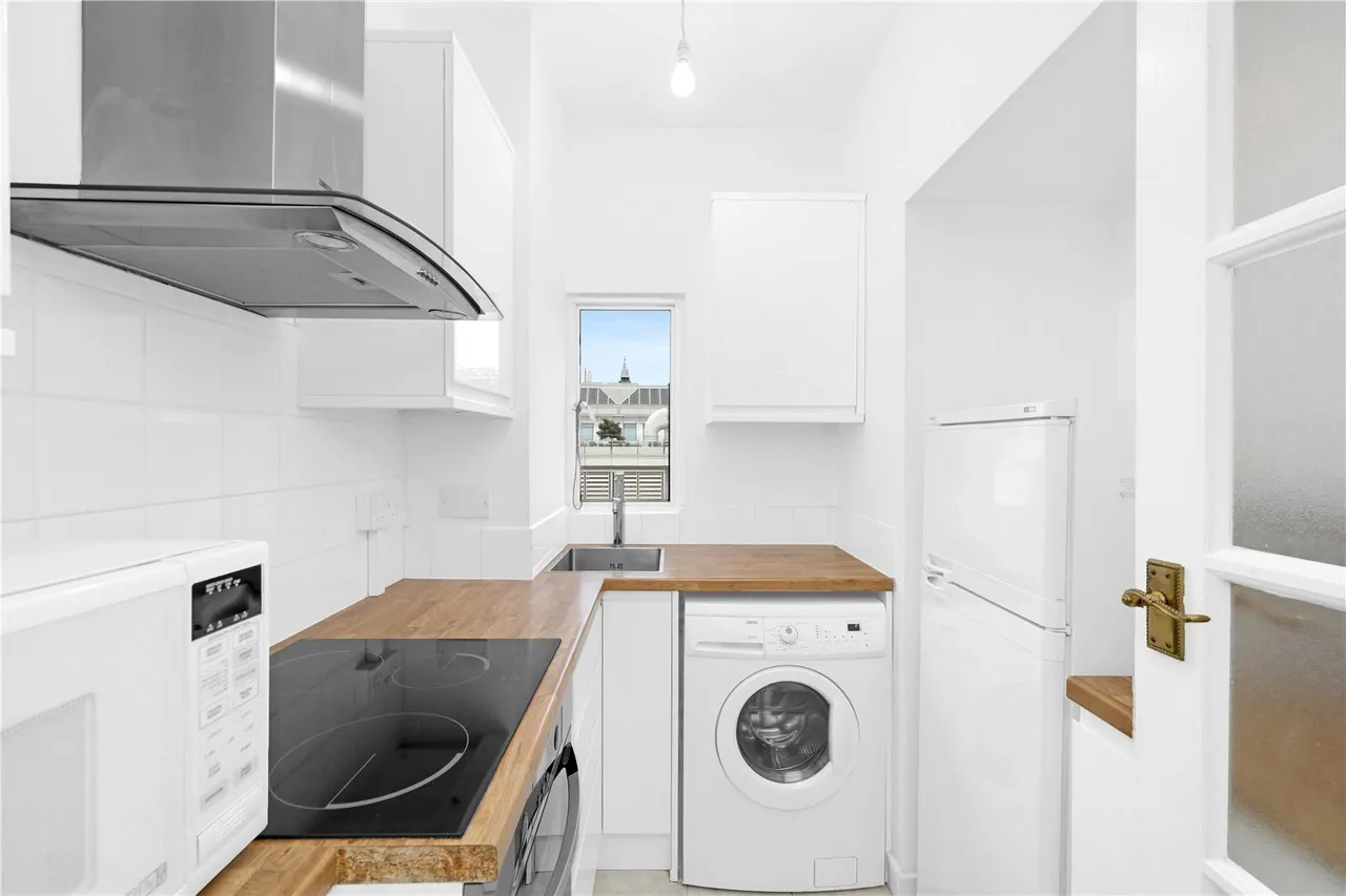 University Street, London, WC1E, photo 2