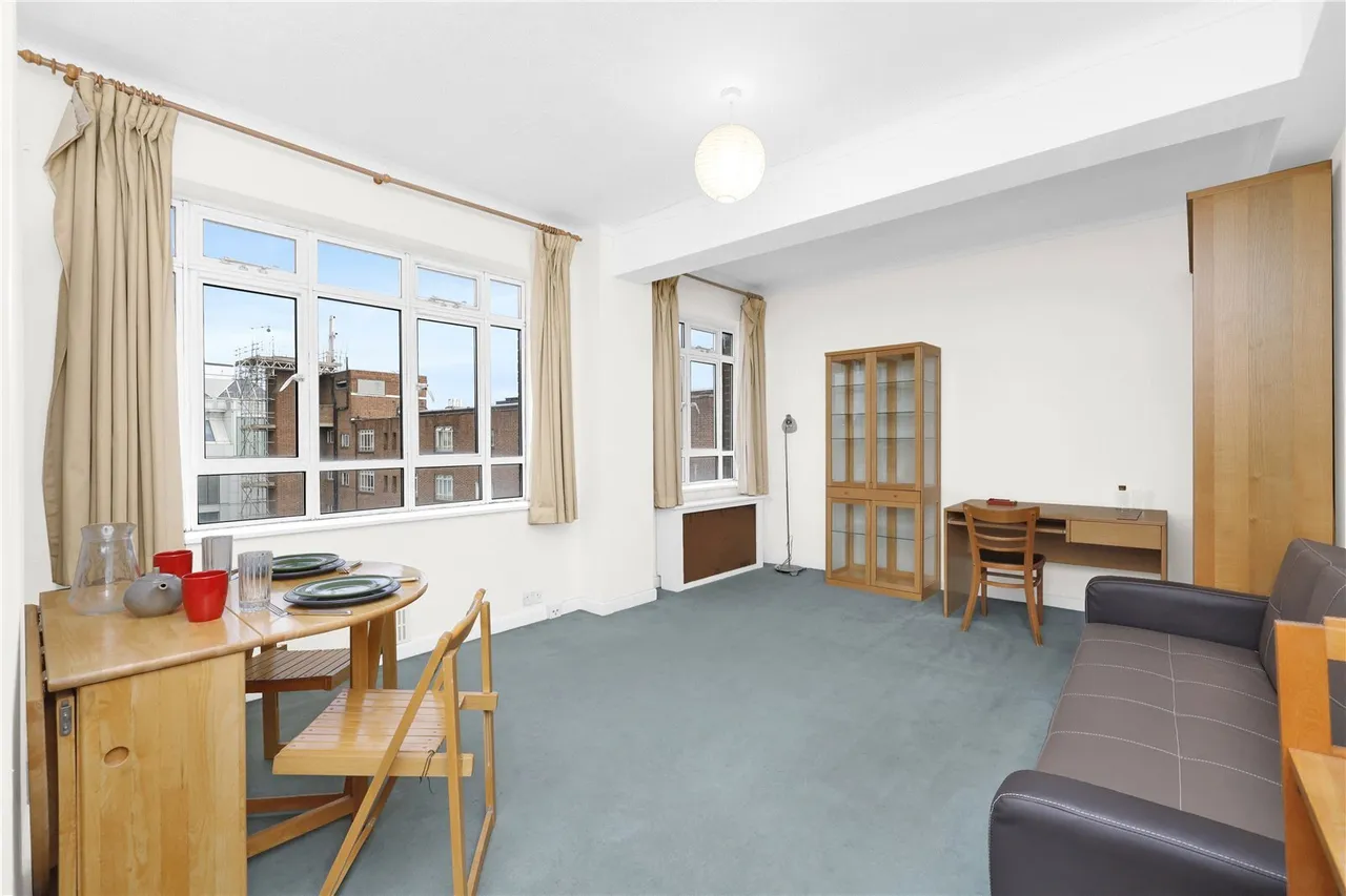 1 bed flat for sale, University Street, London, WC1E