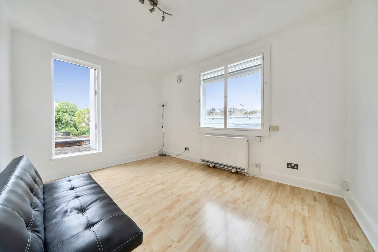 1 bed flat for sale — Flat 5, 4 Penywern Road, London