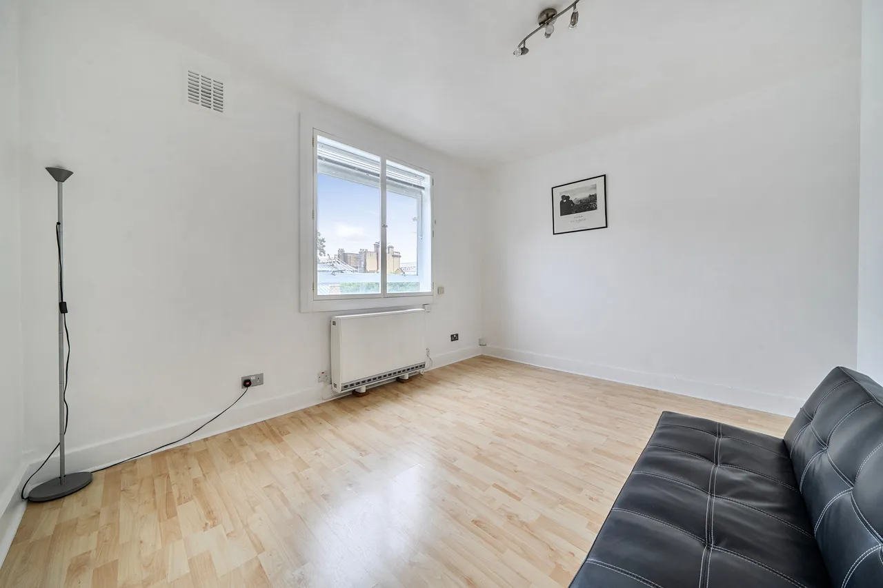 Flat 5, 4 Penywern Road, London, photo 12