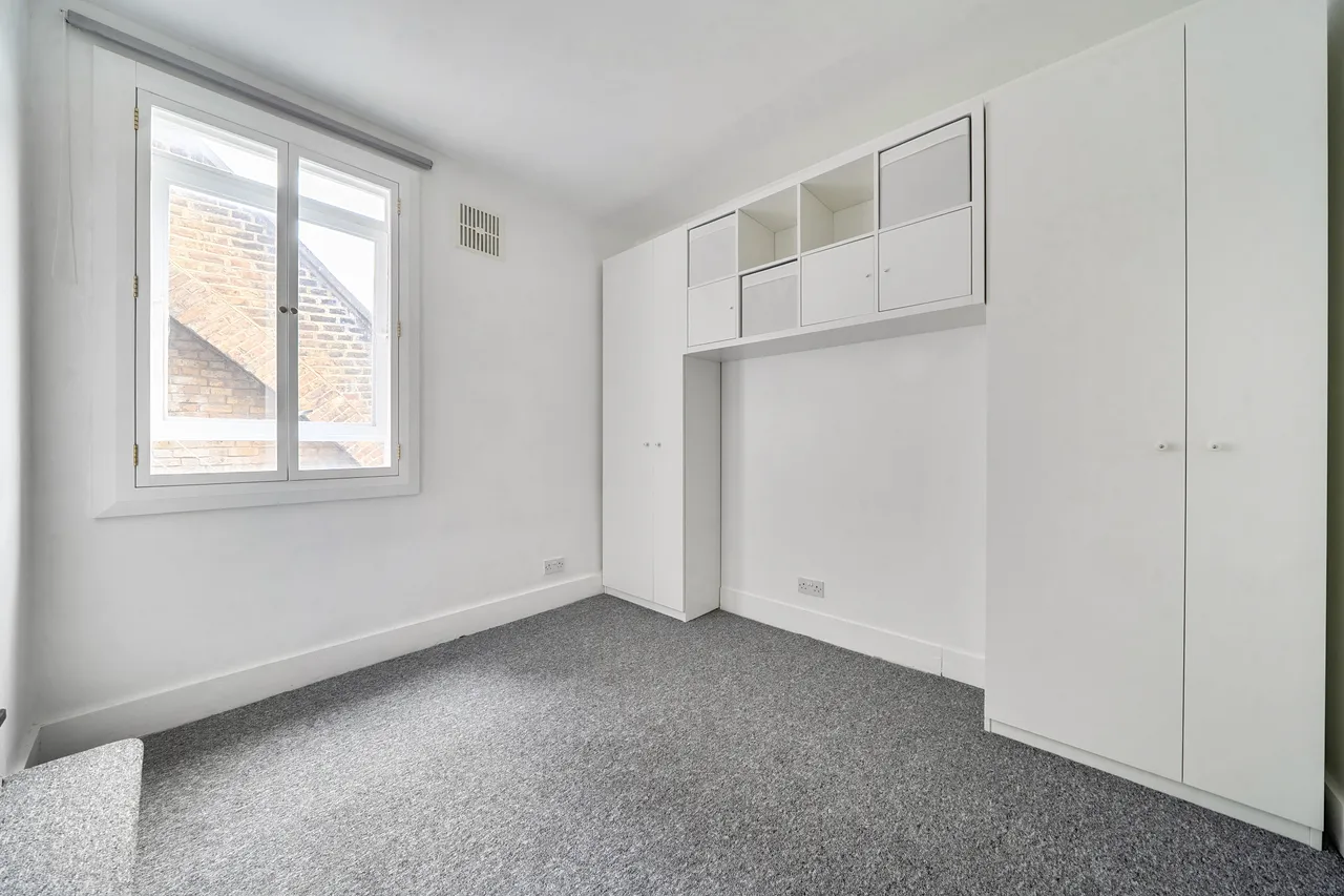 Flat 5, 4 Penywern Road, London, photo 7