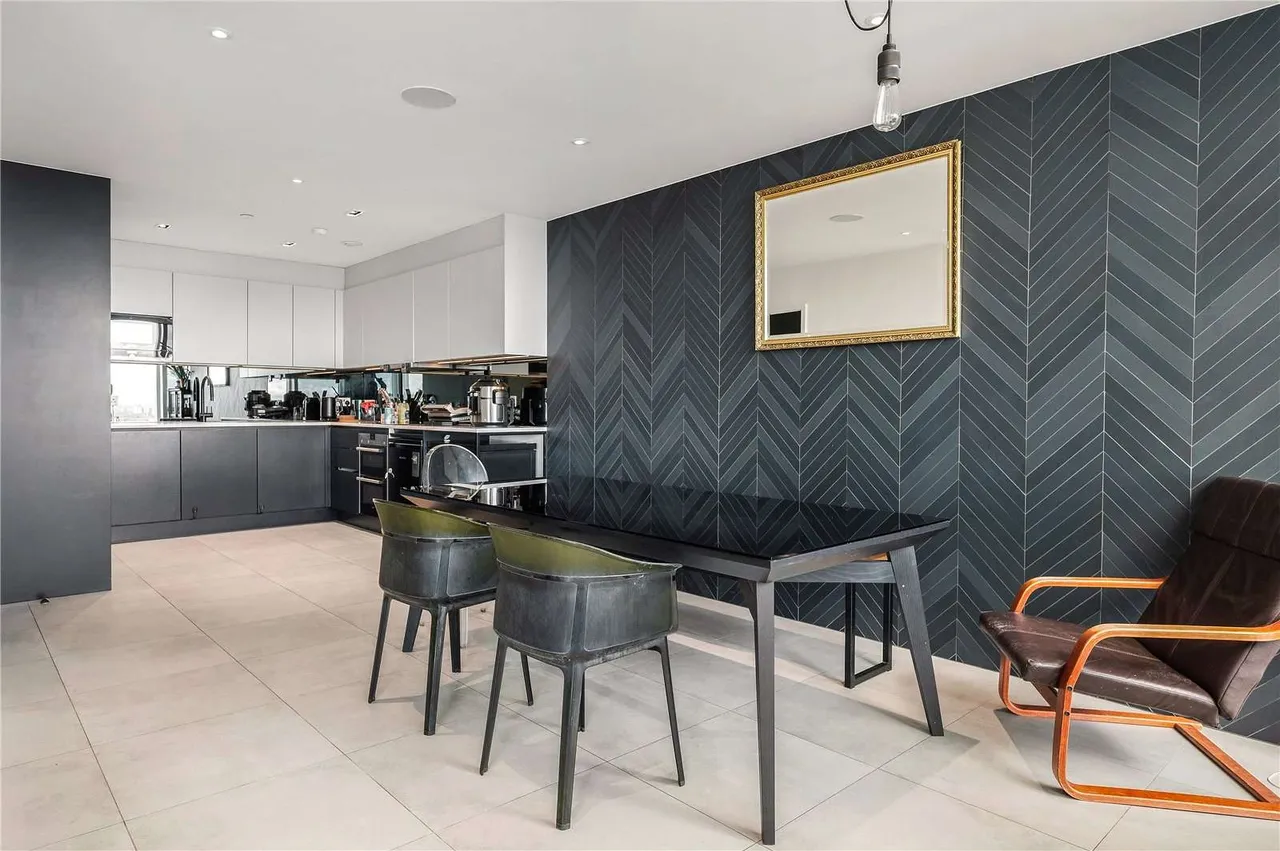 Devan Grove, London, N4 2GL, photo 9