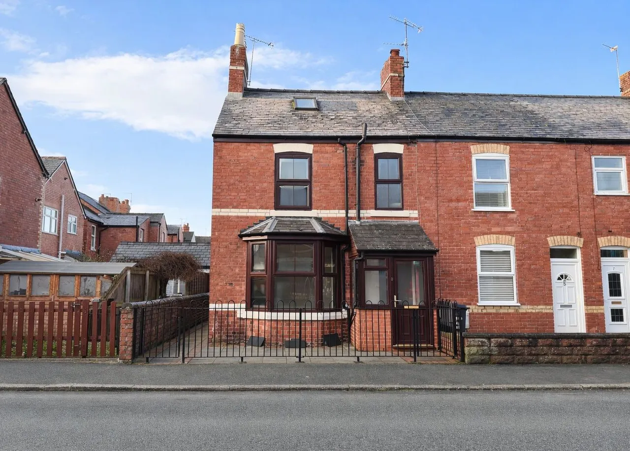 3 bed house for sale — West Street, Oswestry, SY11 2BS