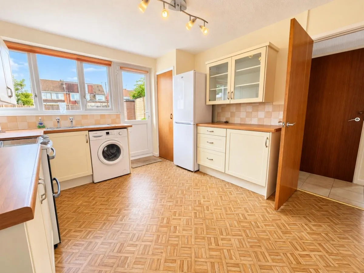 Barnacre Drive, Hucclecote, GL3, photo 7