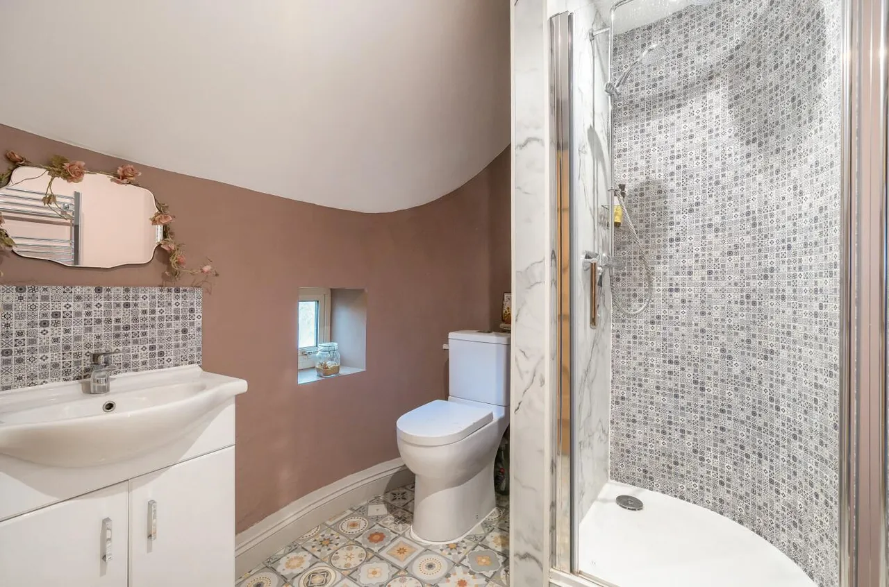 The Street, Hullavington, SN14, photo 10