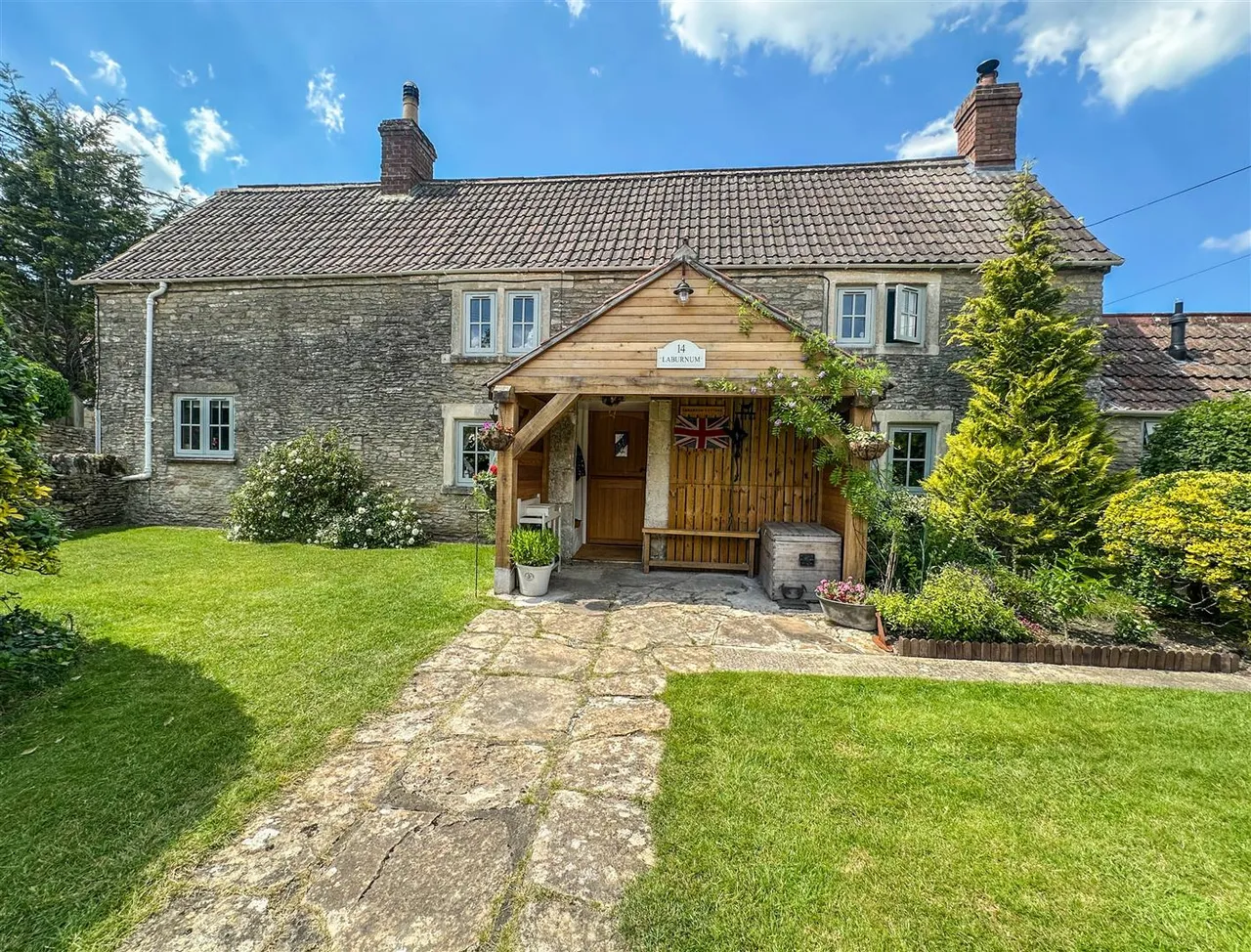 The Street, Hullavington, SN14, photo 17