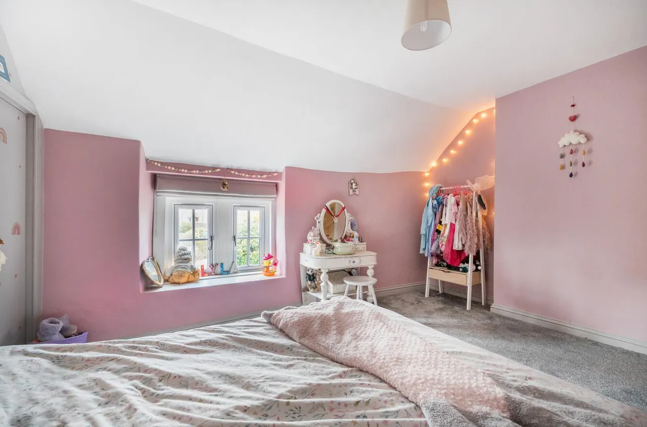 The Street, Hullavington, SN14, photo 13