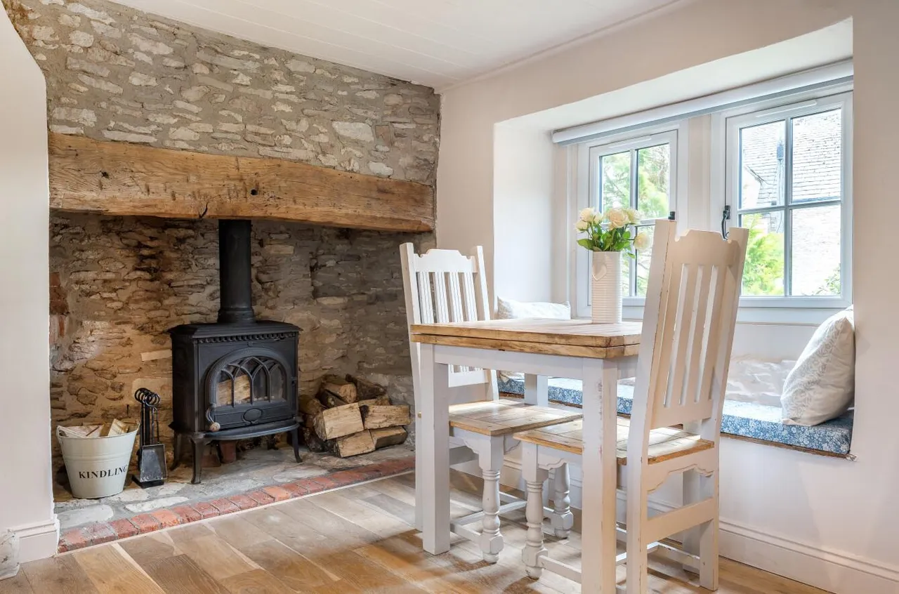 The Street, Hullavington, SN14, photo 6