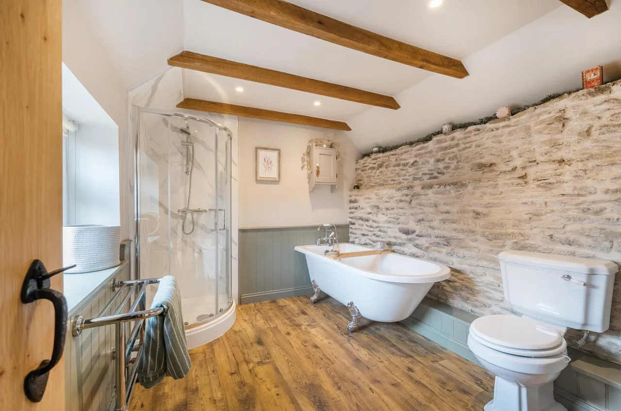 The Street, Hullavington, SN14, photo 8