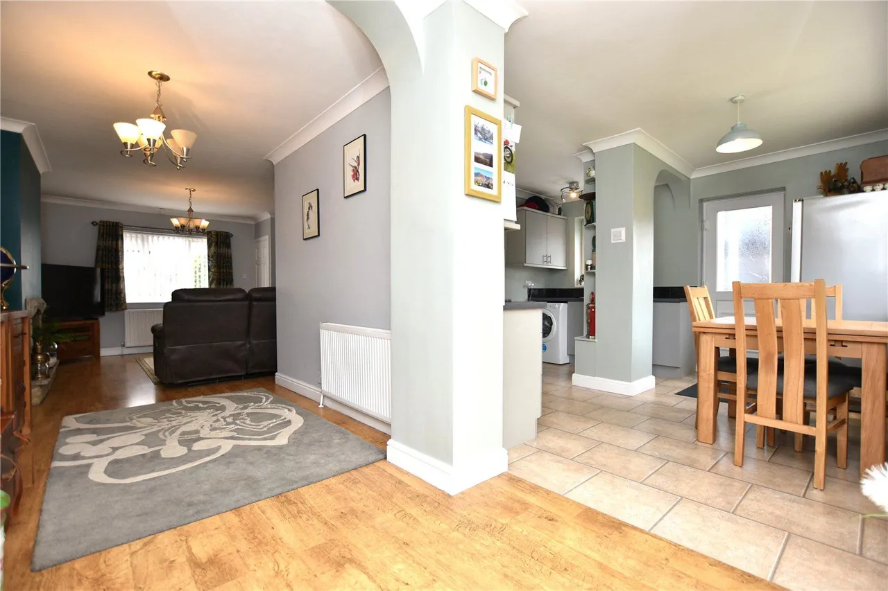 Elizabeth Grove, Morley, LS27, photo 4