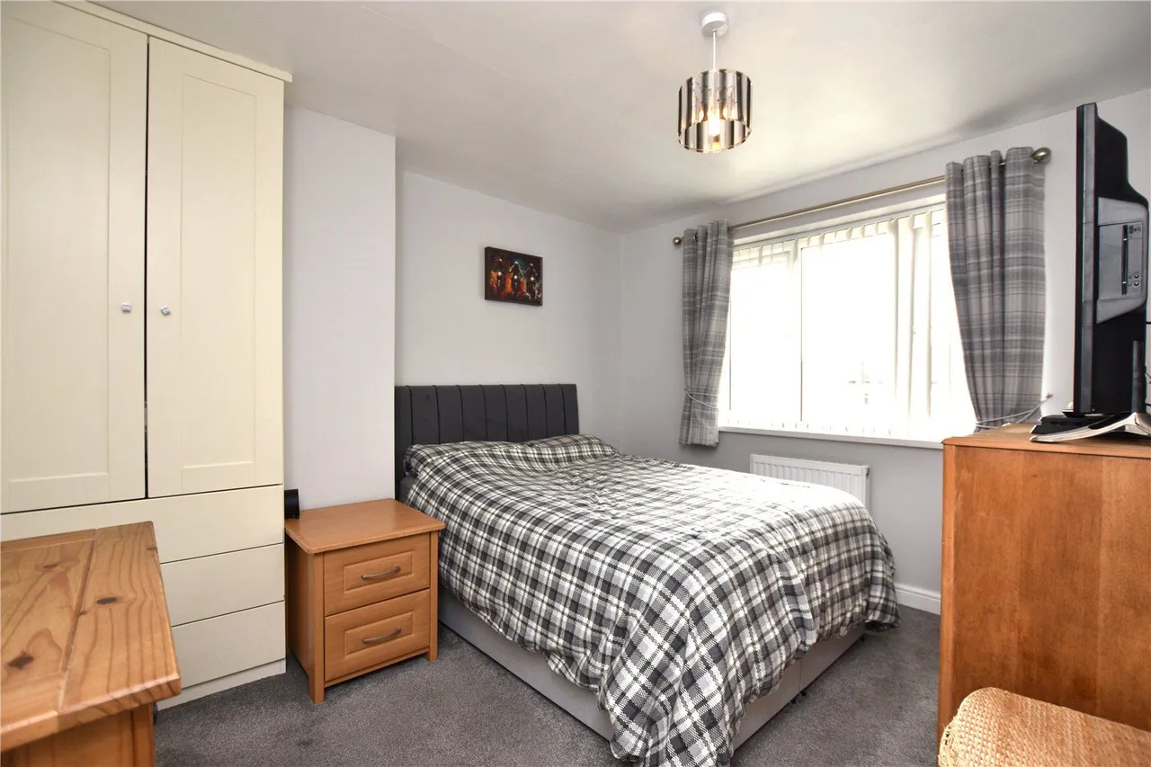 Elizabeth Grove, Morley, LS27, photo 9