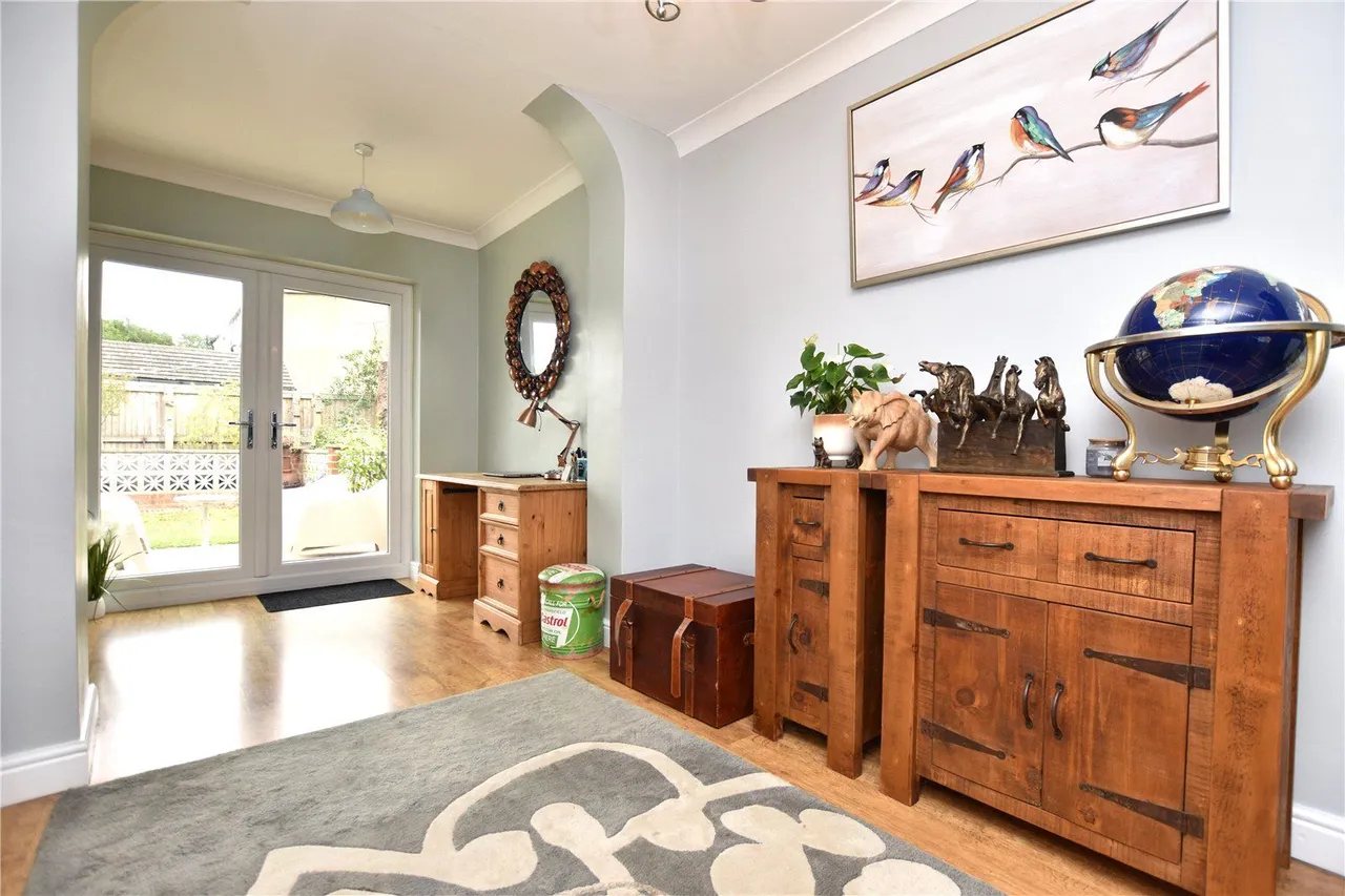 Elizabeth Grove, Morley, LS27, photo 6