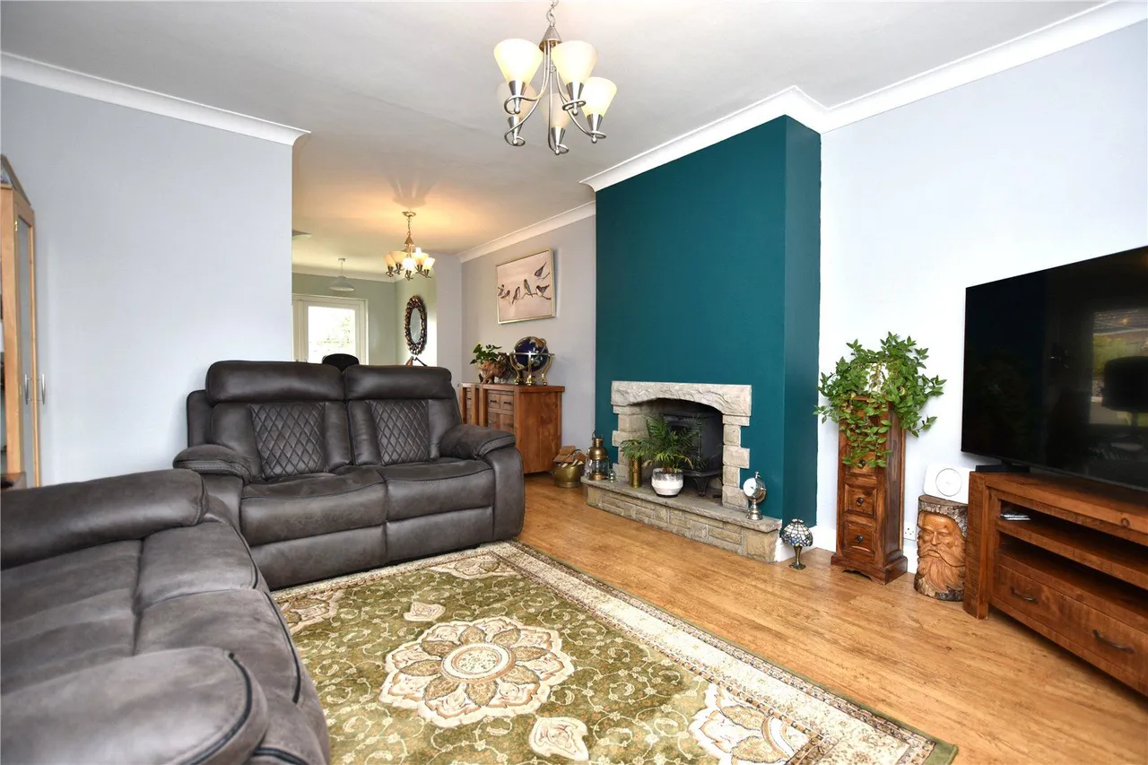 Elizabeth Grove, Morley, LS27, photo 12