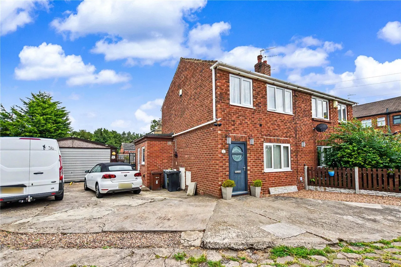 Elizabeth Grove, Morley, LS27, photo 16