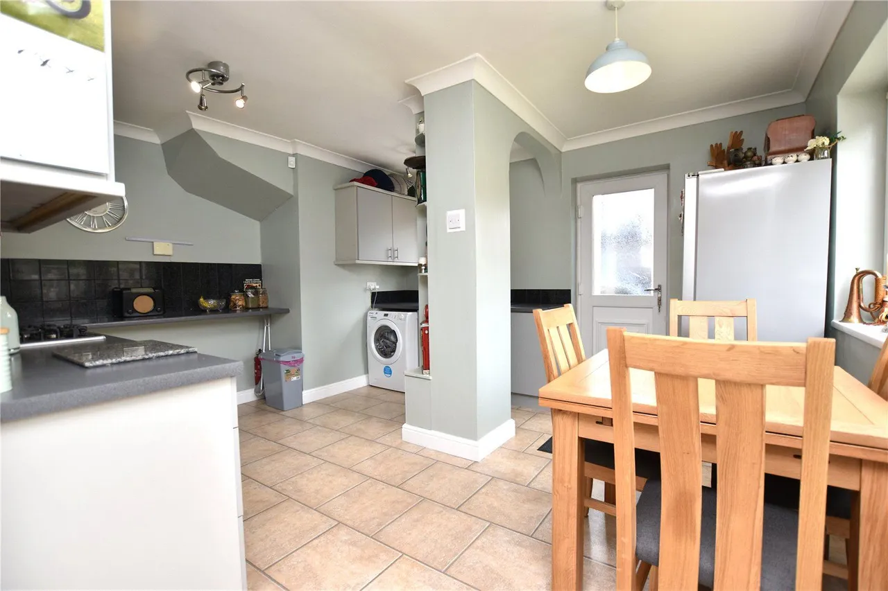 Elizabeth Grove, Morley, LS27, photo 5