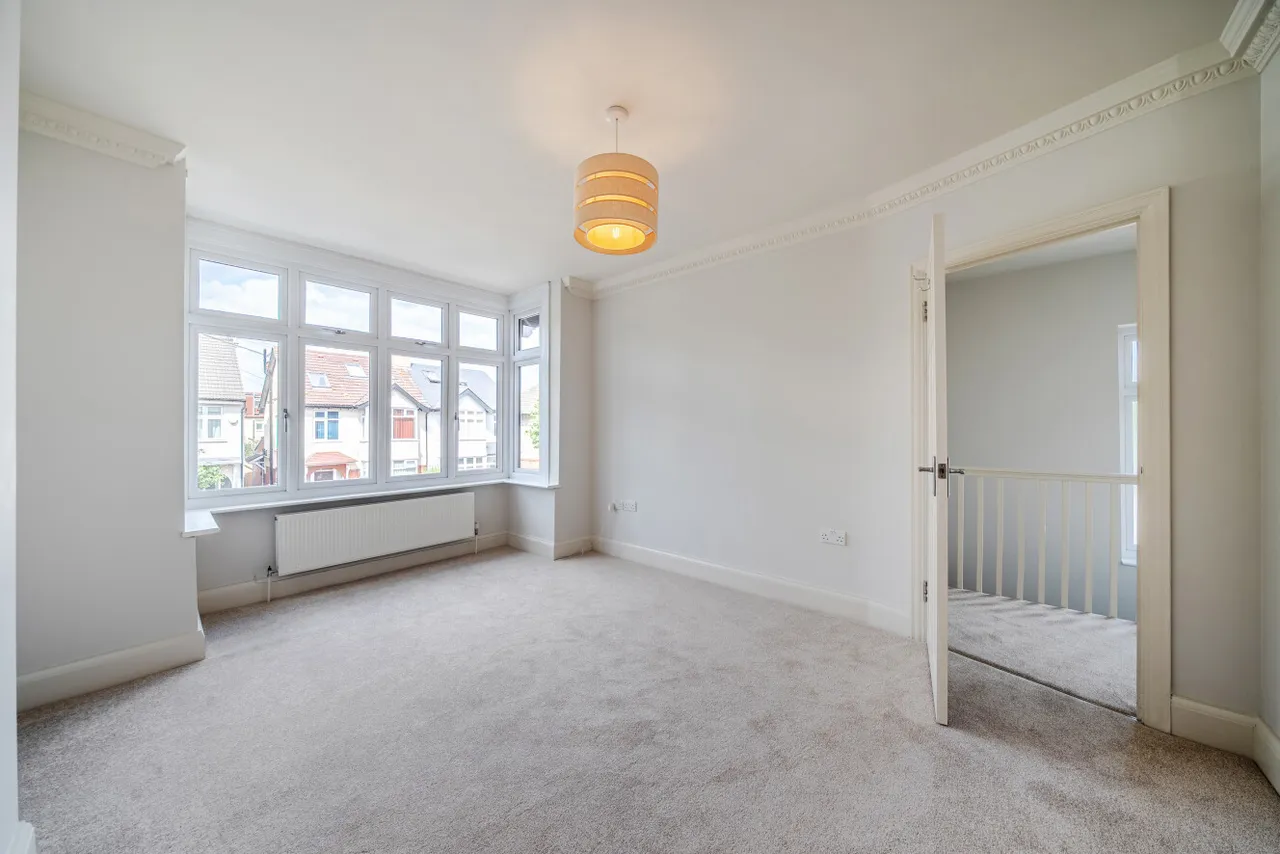 Somerset Avenue, Raynes Park, London, SW20, photo 4