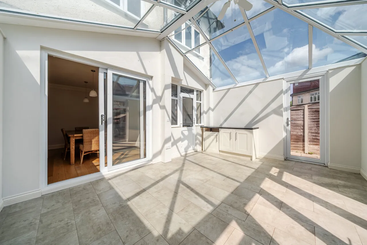 Somerset Avenue, Raynes Park, London, SW20, photo 10