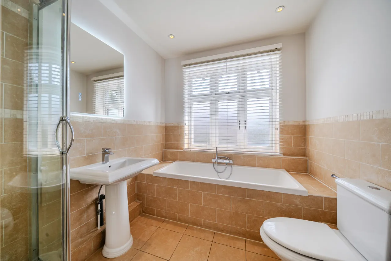 Somerset Avenue, Raynes Park, London, SW20, photo 8