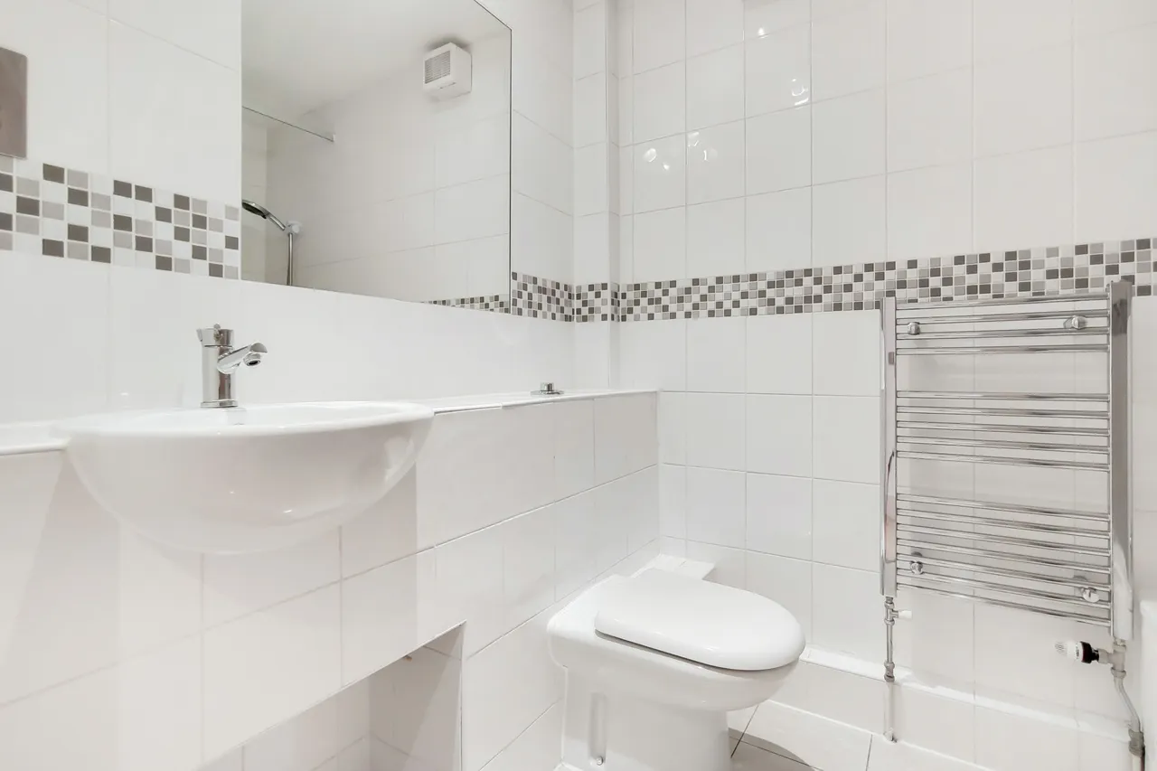 Flat 3, 154 Holloway Road, London, photo 10