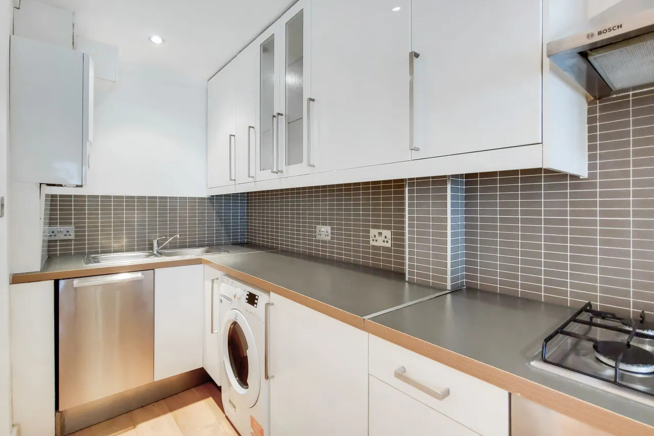 Flat 3, 154 Holloway Road, London, photo 6