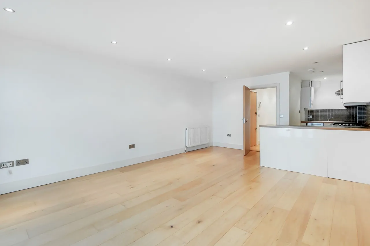 Flat 3, 154 Holloway Road, London, photo 5