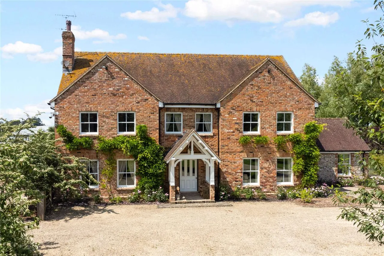 5 bed house for sale — Dauntsey, Nr Malmesbury, Wiltshire, SN15 4HW